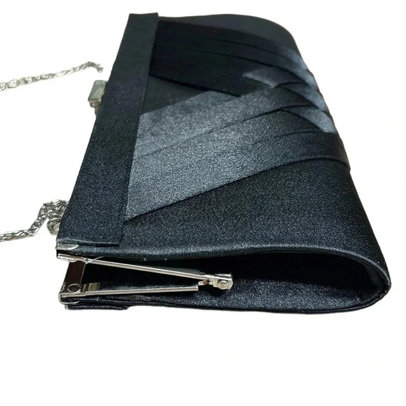 LAURA purse , women little black  clutch.Beads,shiny, weave,woven,silver chain - Picture 6 of 12